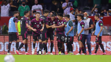 Jugadores de México celebran un gol ante Honduras.